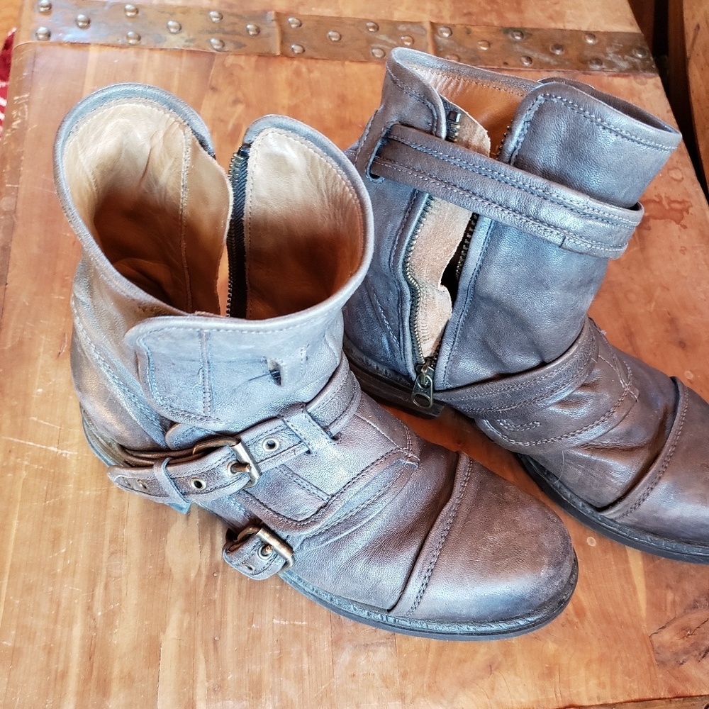 🏜Ugg elisabeta moto boot